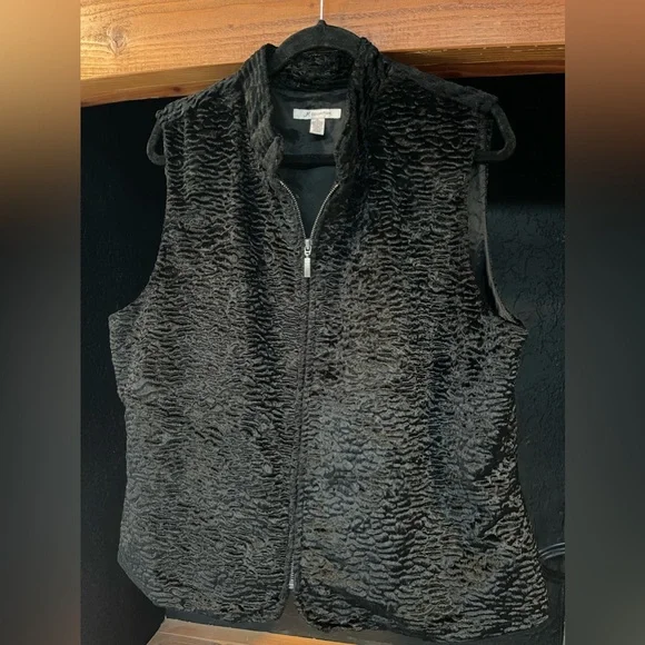 JM collection velvet vest - Picture 2 of 3